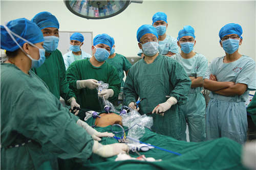 全国知名泌尿外科专家莅临我院指导工作