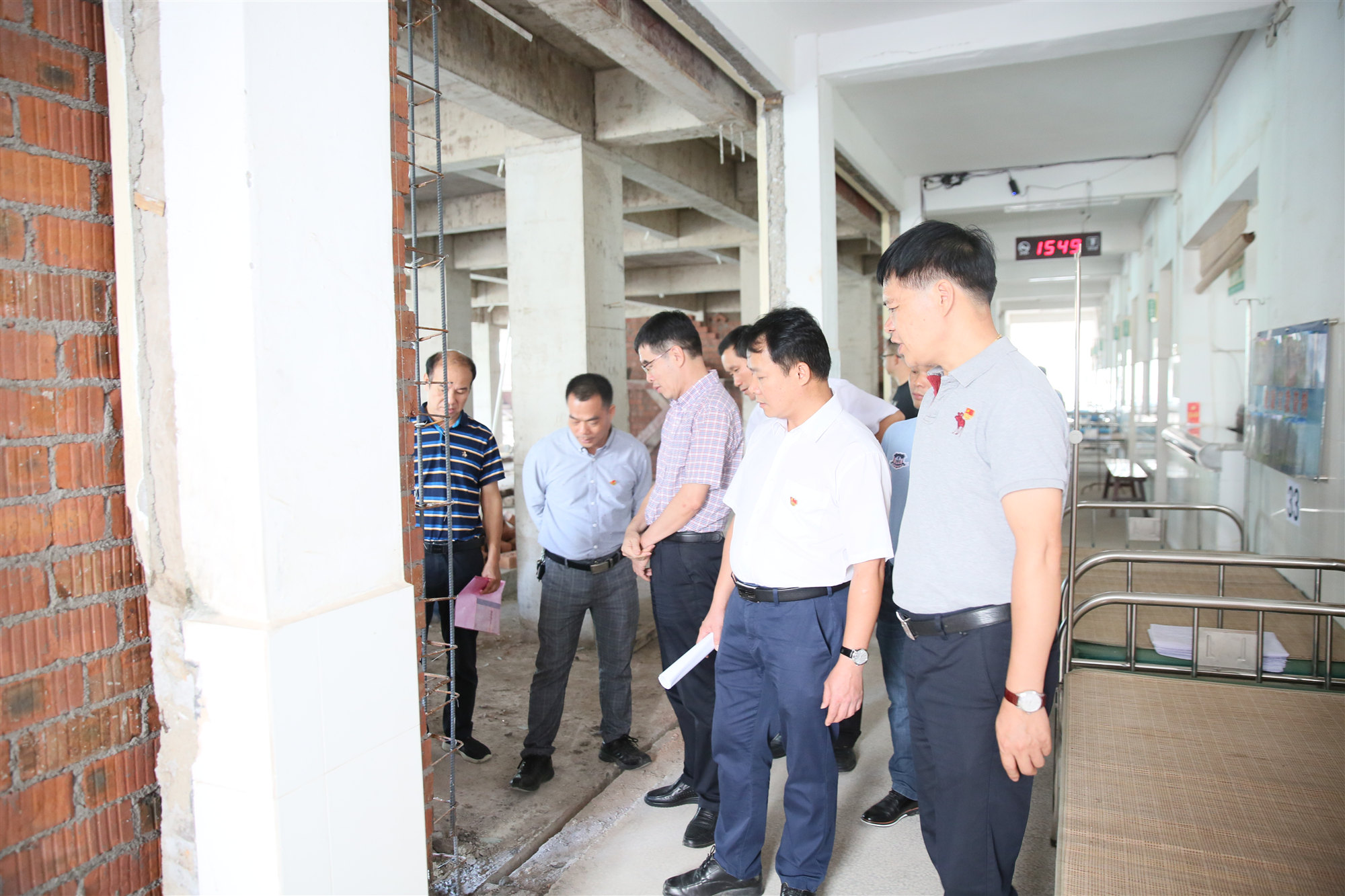 北流市人民医院参加市卫健局开展的“不忘初心 牢记使命”主题教育走基层、解难题调研活动