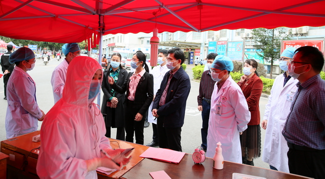 北流市委常委、宣传部部长陈小凤到我院调研新冠肺炎疫情防控工作