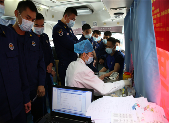 军民共建献爱心 无偿献血鱼水情---北流市人民医院组织义务献血活动